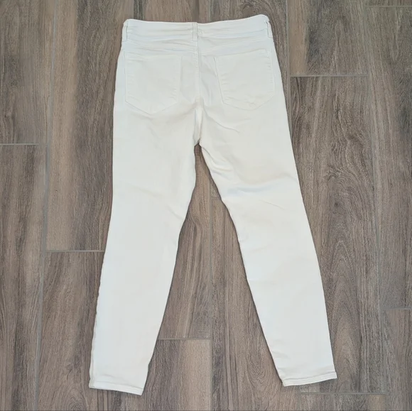 Like new! Athleta White Skinny Jeans - Picture 3 of 6